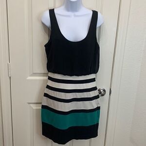 Express Medium Scoop Neck Short Sleeve Black Green Ivory Woman’s Mini Dress Used